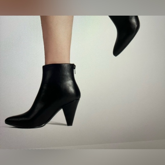 Low Heel Pointed Toe Ankle Booties. Comfortable, elegant, and modern fashion NWT - Picture 1 of 10